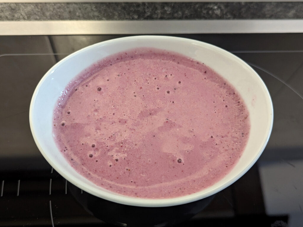 Blick von oben auf den vom Ninja Blast zubereiteten Smoothie (Foto: Testsieger.de)