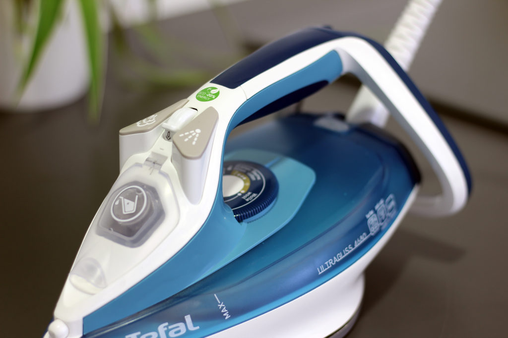 Test Tefal Ultragliss FV4680 Dampfbügeleisen testsieger.deTestlabor